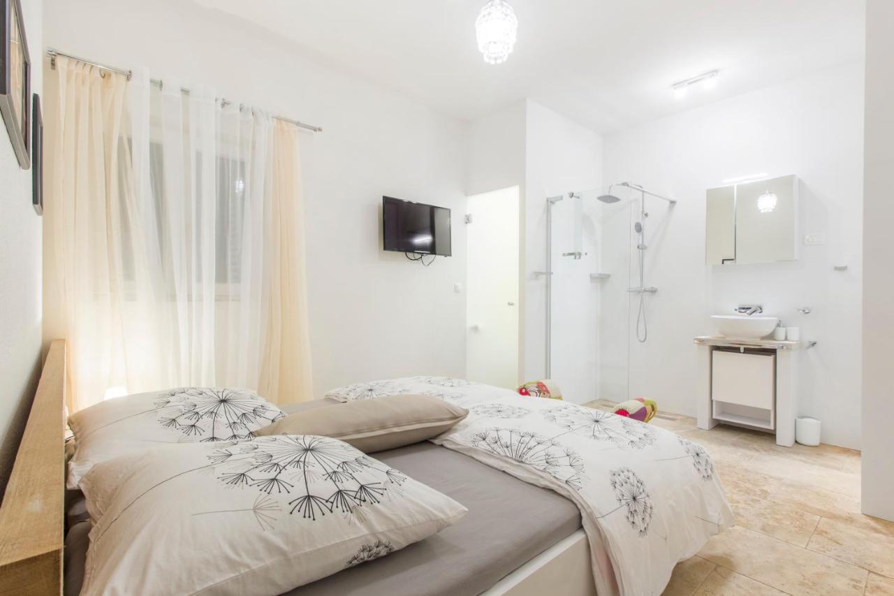 Dalmata Lounge Apartment Starigrad Exterior photo