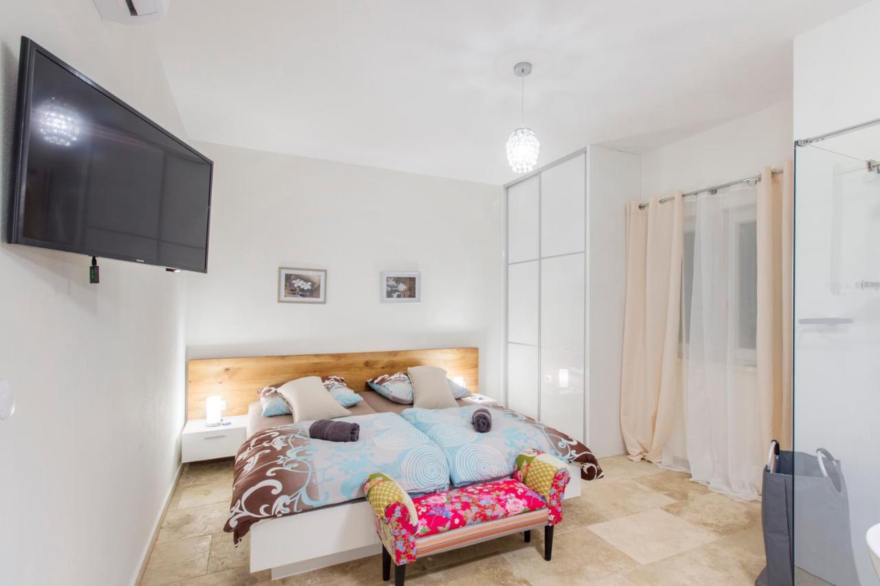 Dalmata Lounge Apartment Starigrad Exterior photo
